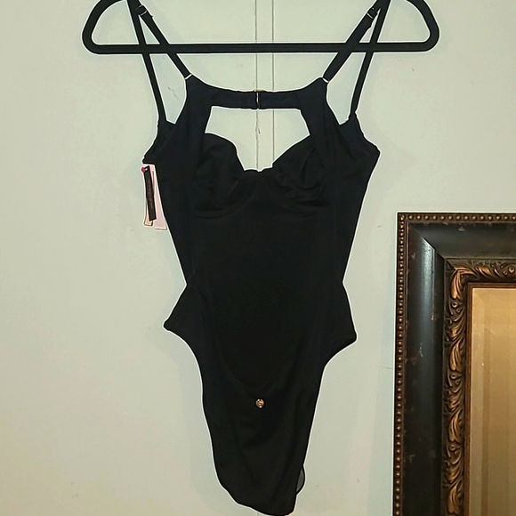 Victoria's Secrets Black One Pc. Bathing Suit womens sz Medium NWT!! - Picture 11 of 15